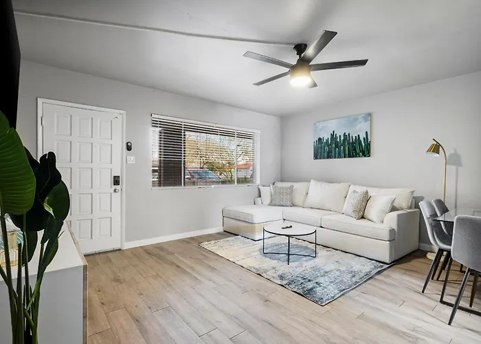 Apartment Modern 2b1b Retreat In Old Town
