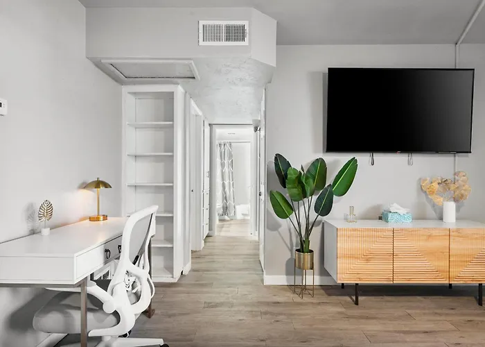 Modern 2b1b Retreat In Old Town *