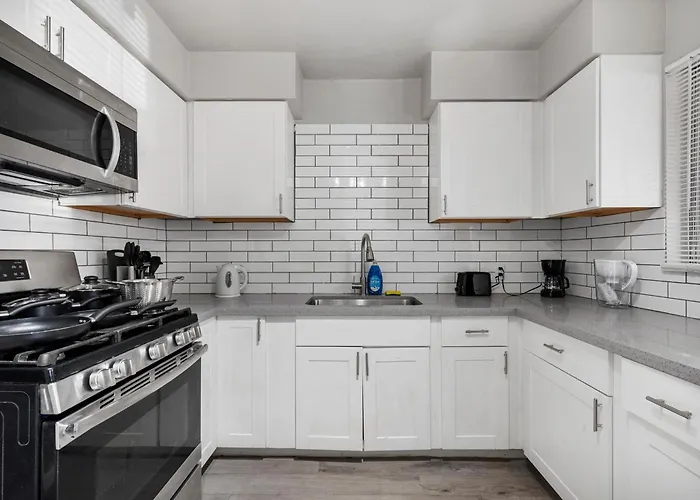 Modern 2b1b Retreat In Old Town Apartment *