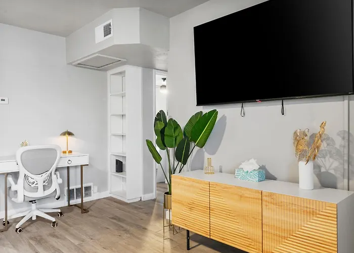 Apartment Modern 2b1b Retreat In Old Town